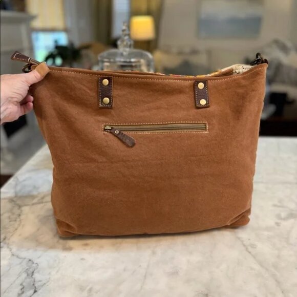 Myra | Western Tote - Picture 4 of 7